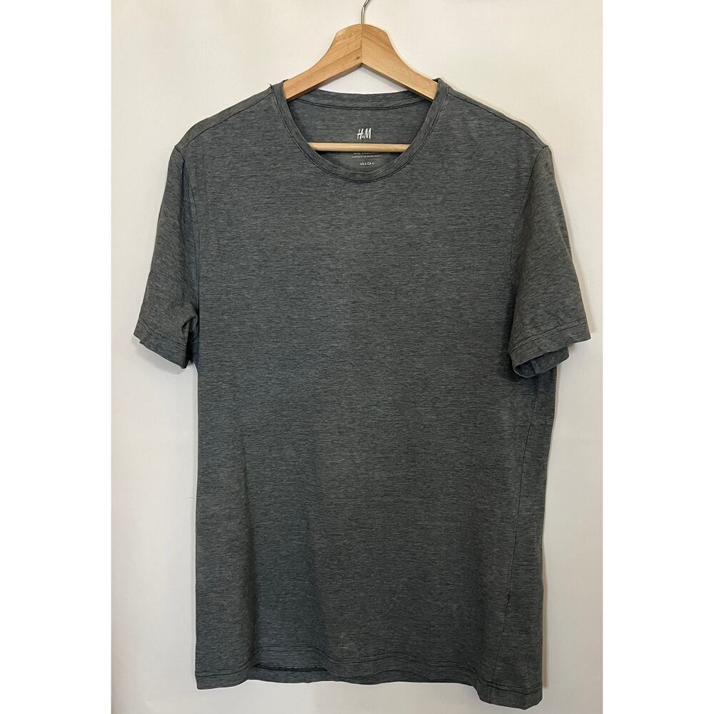 H&M Slim Fit Woman's T-shirt style size Large